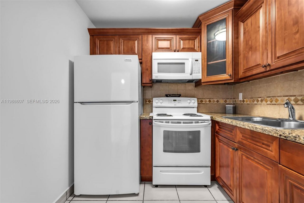 8320 NW 8th St, Unit 2-414, Miami, FL 33126 Photo
