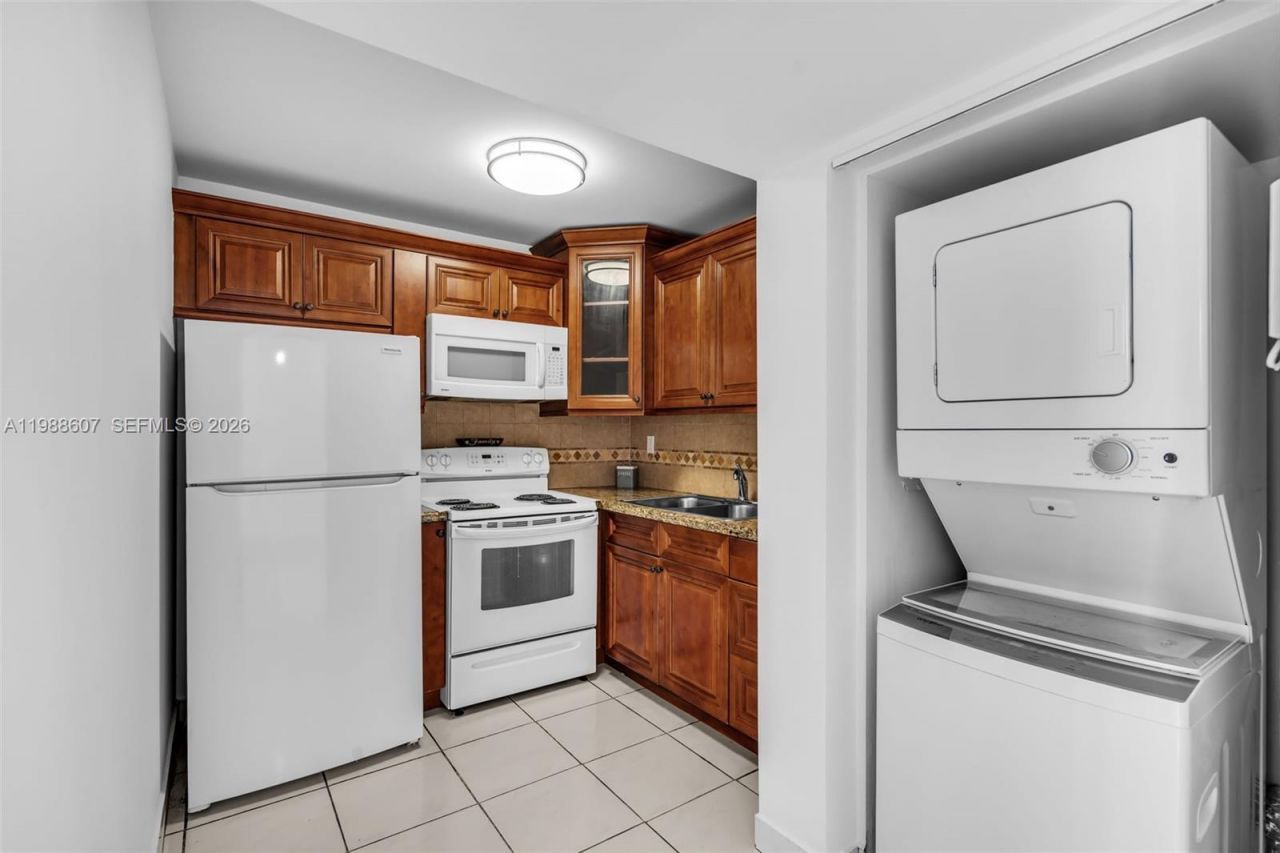 8320 NW 8th St, Unit 2-414, Miami, FL 33126 Photo