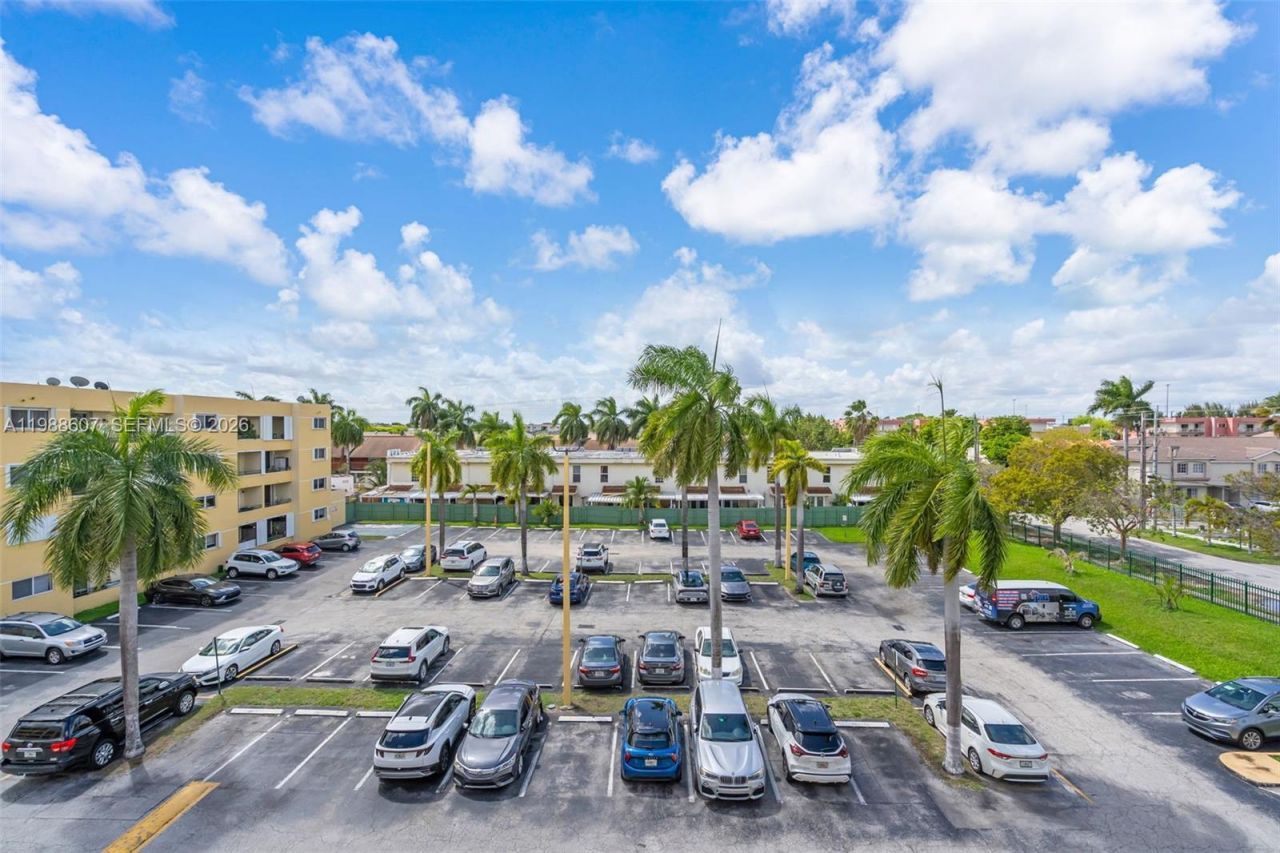8320 NW 8th St, Unit 2-414, Miami, FL 33126 Photo