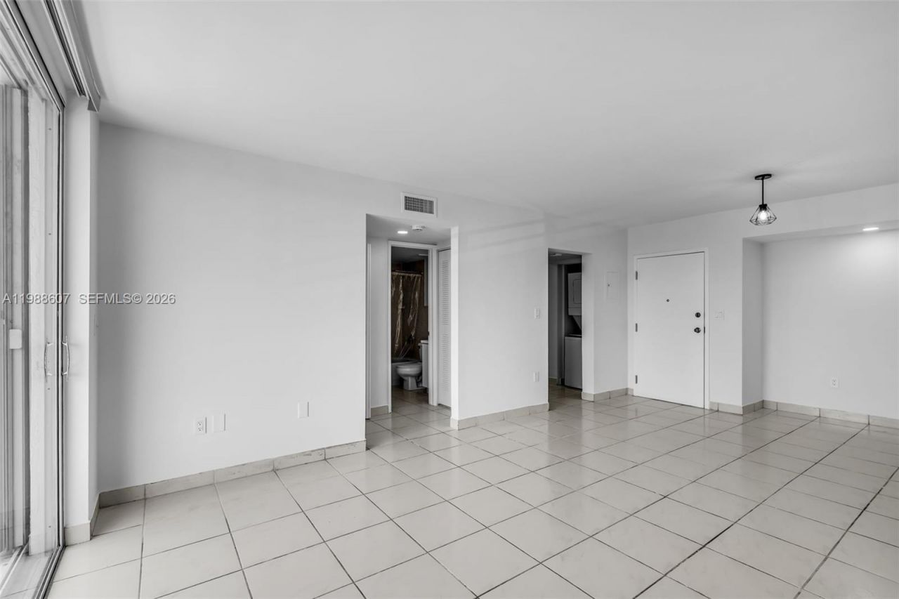 8320 NW 8th St, Unit 2-414, Miami, FL 33126 Photo