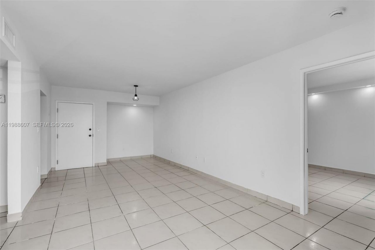 8320 NW 8th St, Unit 2-414, Miami, FL 33126 Photo