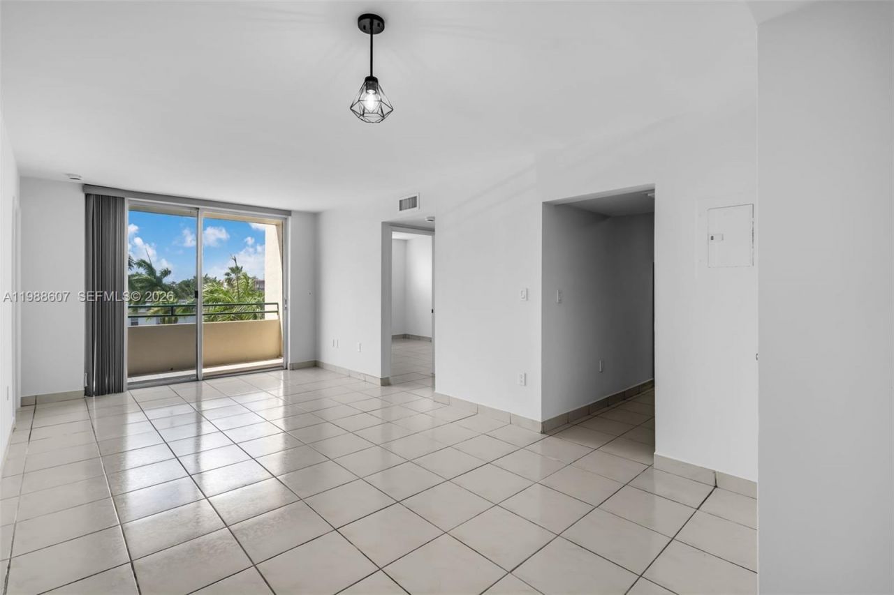 8320 NW 8th St, Unit 2-414, Miami, FL 33126 Photo