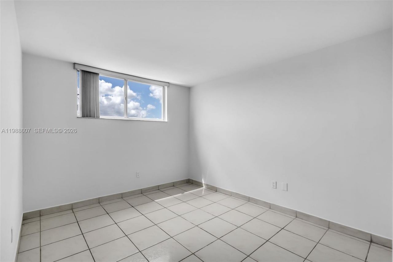 8320 NW 8th St, Unit 2-414, Miami, FL 33126 Photo