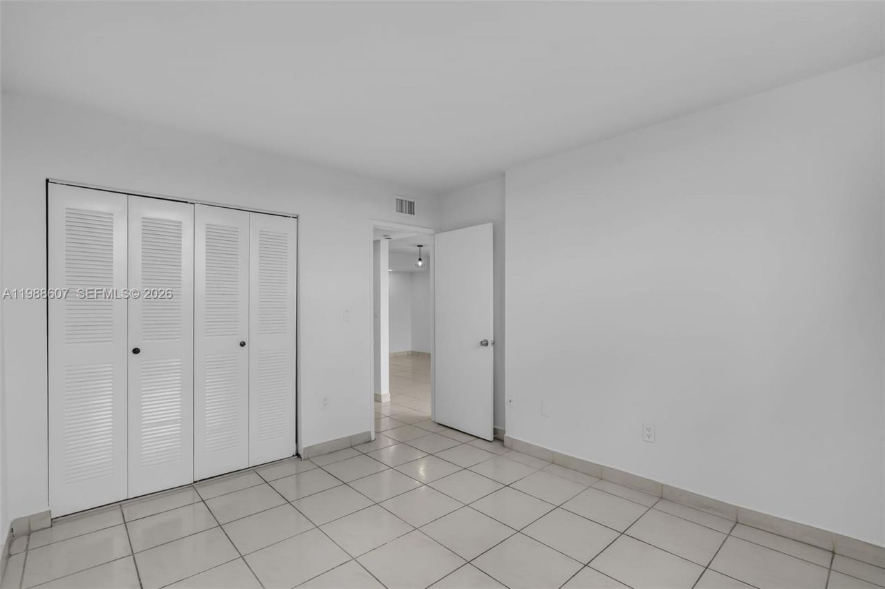 8320 NW 8th St, Unit 2-414, Miami, FL 33126 Photo