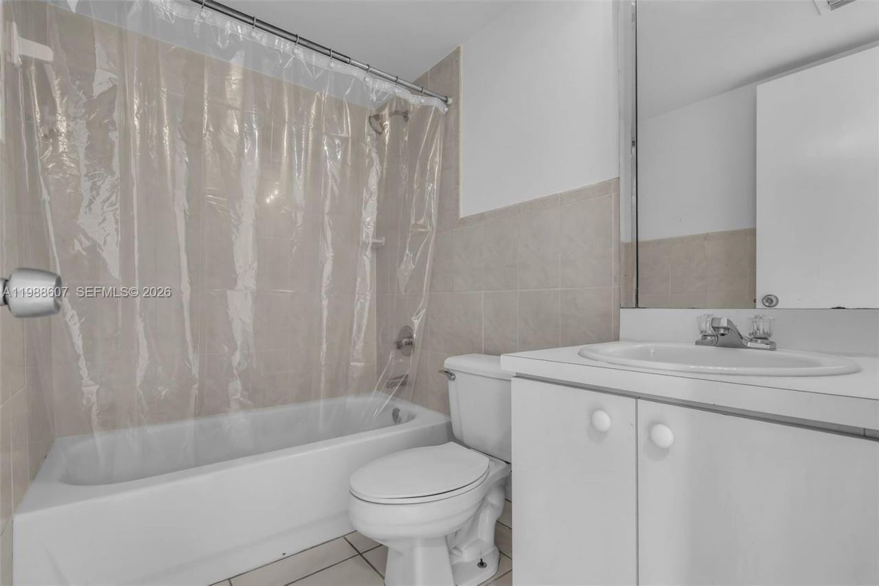 8320 NW 8th St, Unit 2-414, Miami, FL 33126 Photo