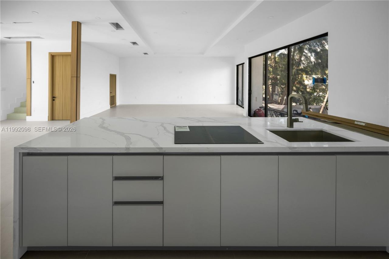 201 NW 14 Way , Dania Beach, FL 33004 Photo