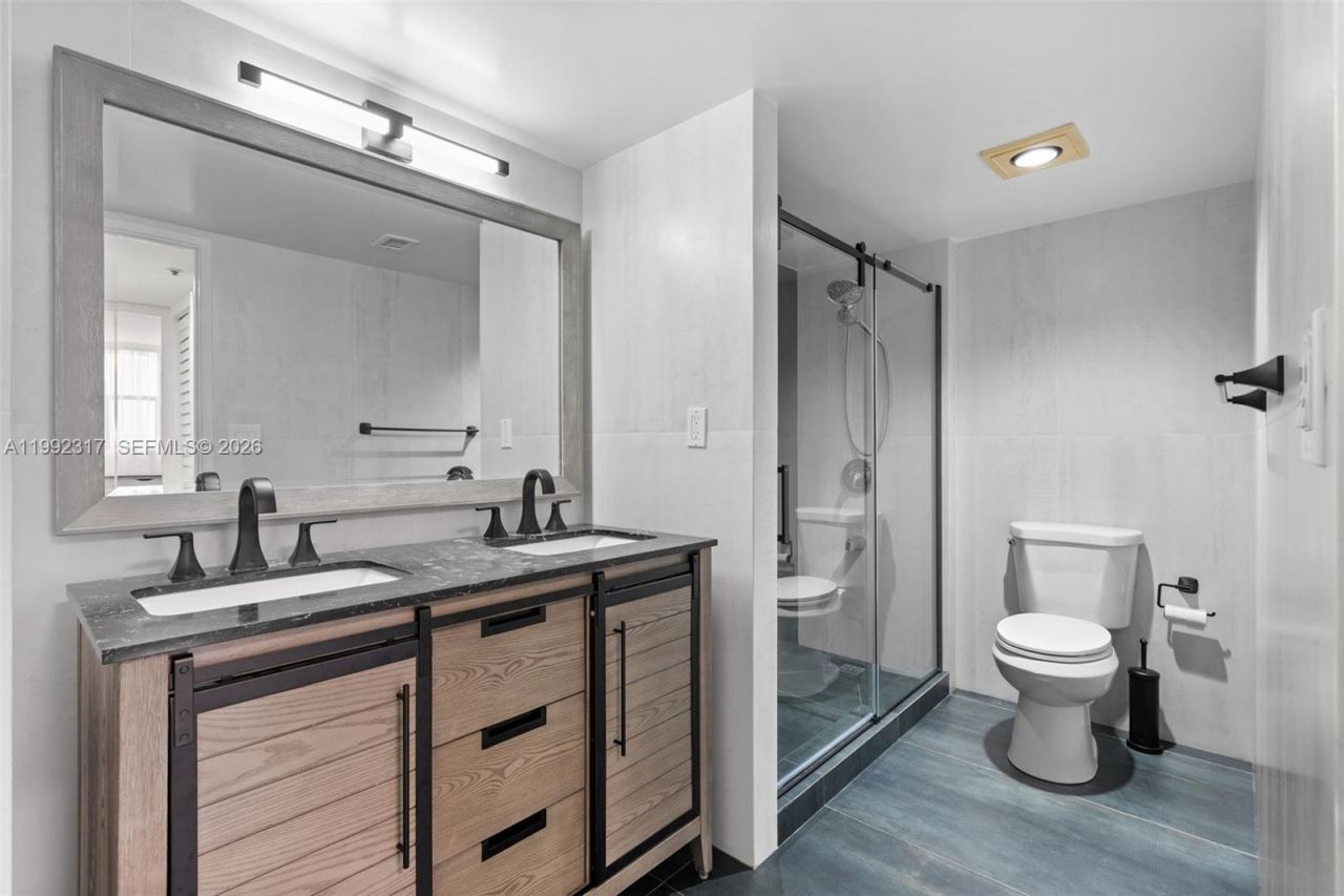 210 174th St , Unit 2112, Sunny Isles Beach, FL 33160 Photo