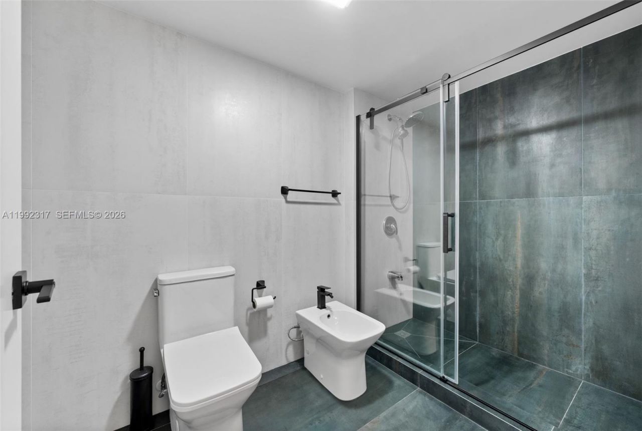 210 174th St , Unit 2112, Sunny Isles Beach, FL 33160 Photo