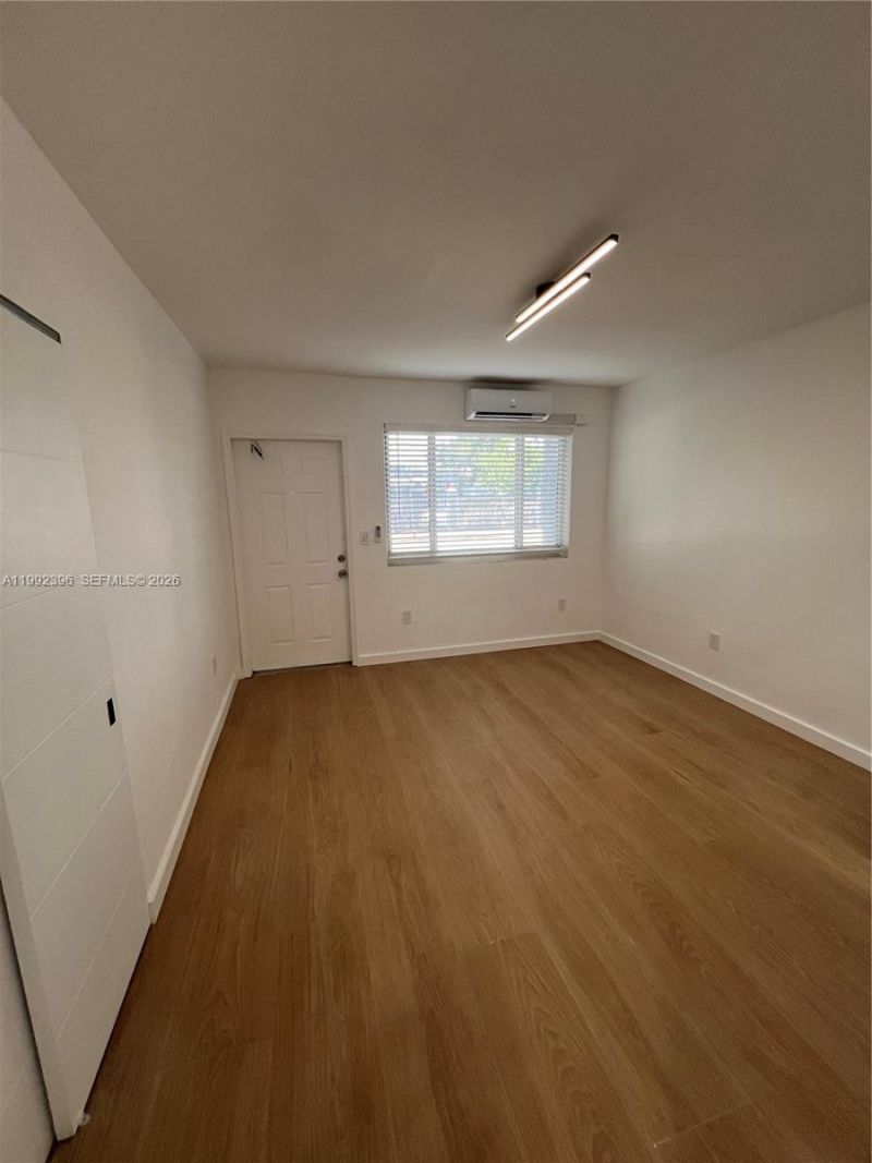 7035 NE 4th Ct, Unit 4, Miami, FL 33138 Photo