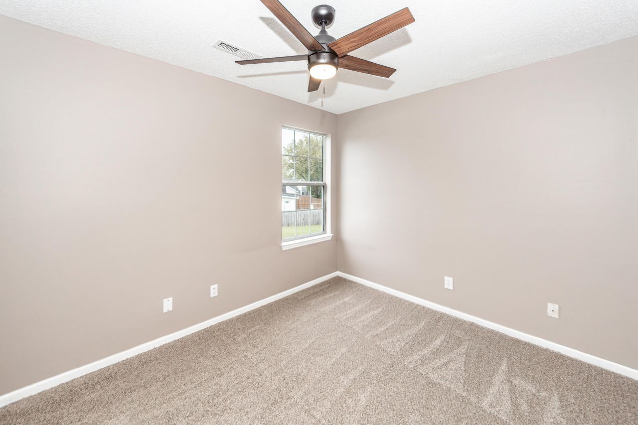 1324 Winterberry Avenue Photo 25