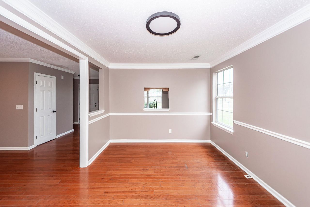 1324 Winterberry Avenue Photo 5