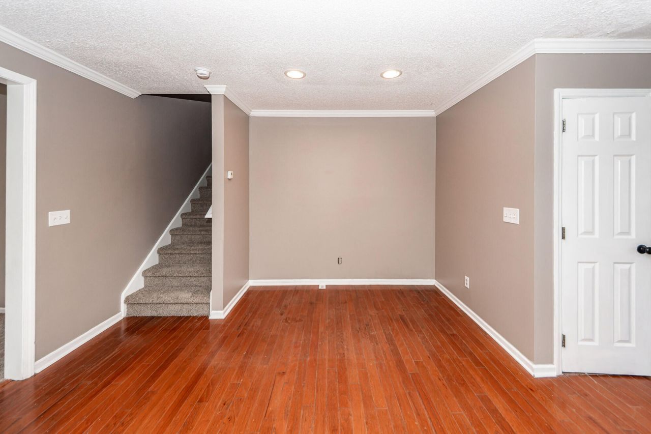 1324 Winterberry Avenue Photo 7