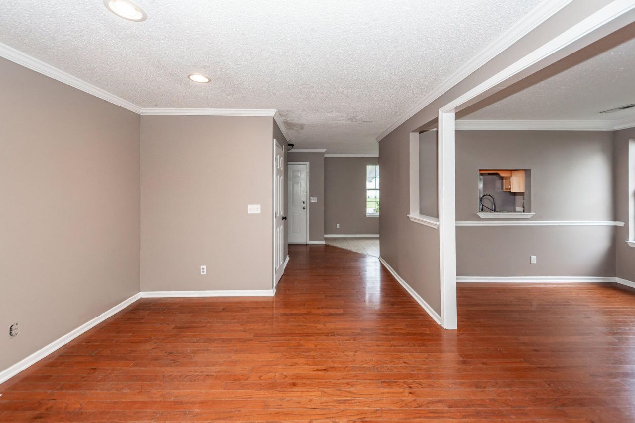 1324 Winterberry Avenue Photo 8