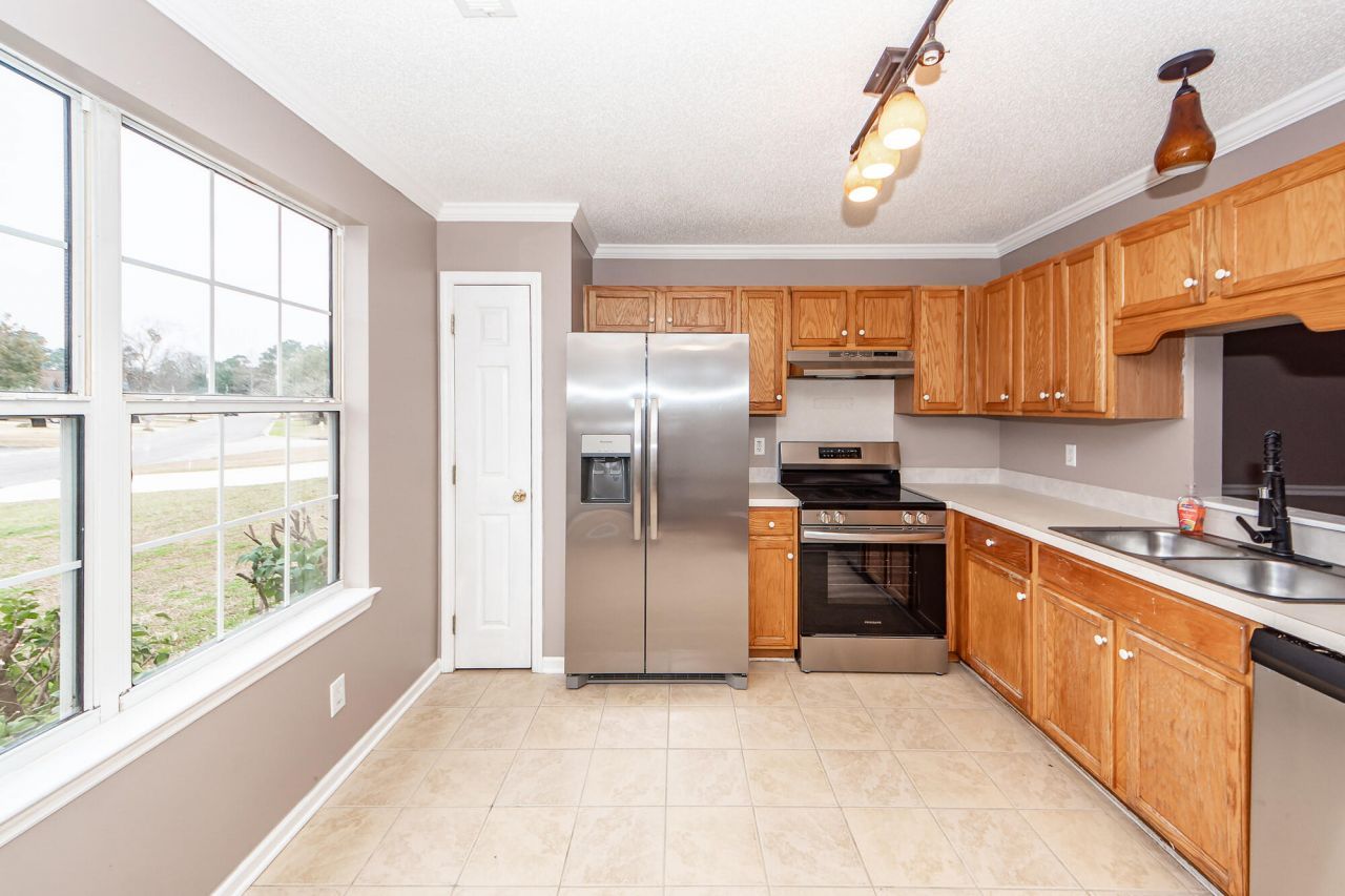 1324 Winterberry Avenue Photo 9