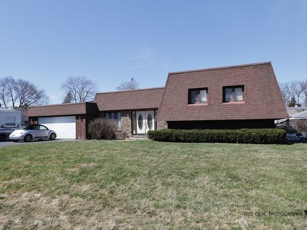 33312 N Lone Rock Road, Grayslake, IL 60030