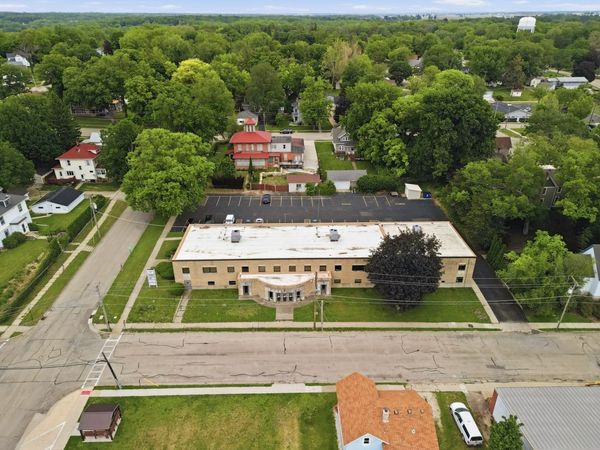 100 E Knox Street, Morrison, IL 61270