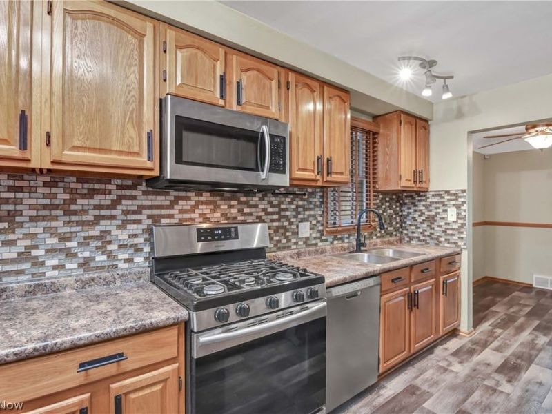 1604 Empire Road , Wickliffe, OH 44092 Photo 12