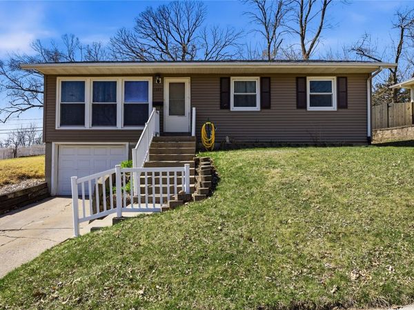 1024 Cheyenne Rd NW , Cedar Rapids, IA 52405