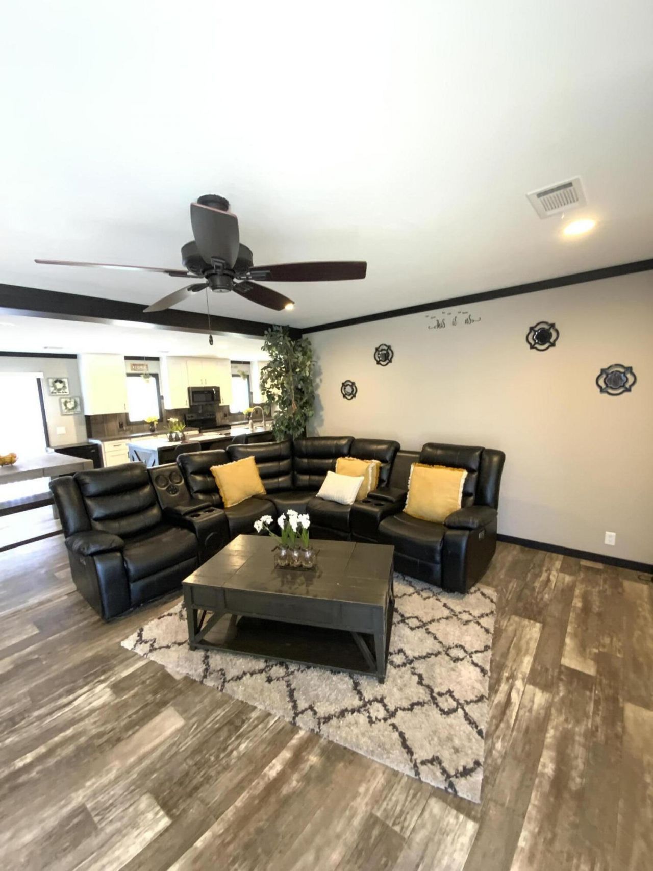 470 Stokes Road Photo 8