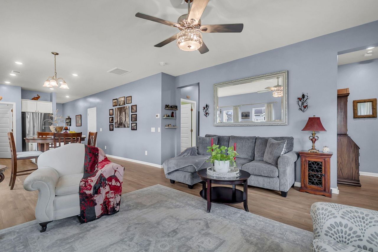 160 Greenbelt Court Photo 14