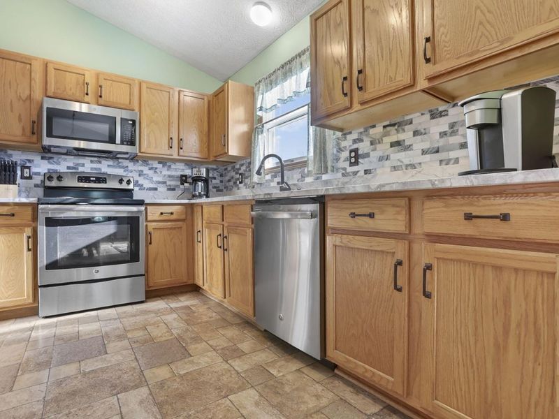 562 Allis PIace E, Reynoldsburg, OH 43068 Photo 18