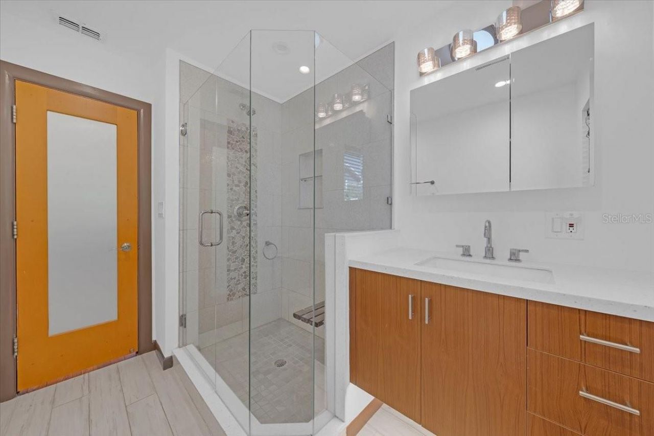 225 17th Avenue Se, Saint Petersburg, FL 33701 Photo