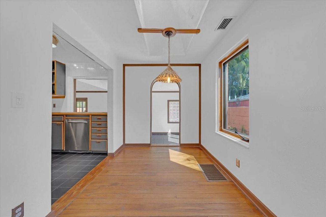 225 17th Avenue Se, Saint Petersburg, FL 33701 Photo