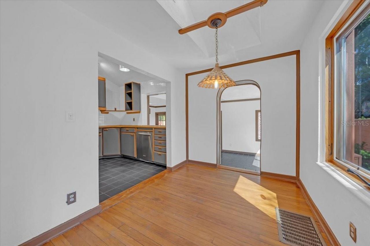 225 17th Avenue Se, Saint Petersburg, FL 33701 Photo