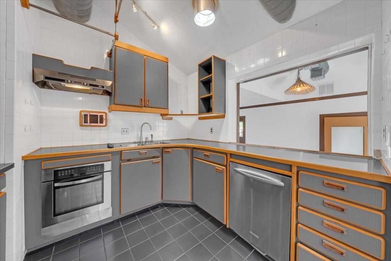 225 17th Avenue Se, Saint Petersburg, FL 33701 Photo