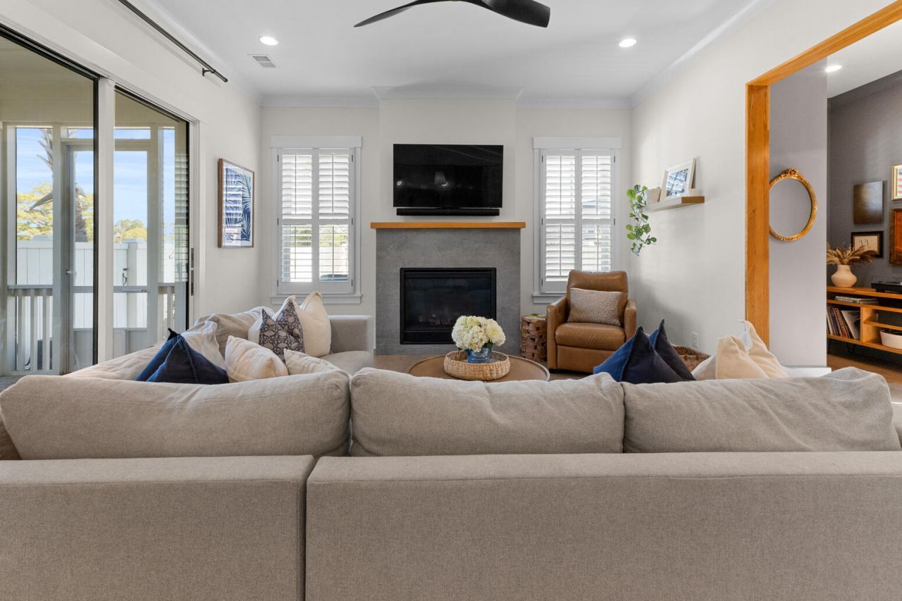 1074 Cinder Street Photo 12