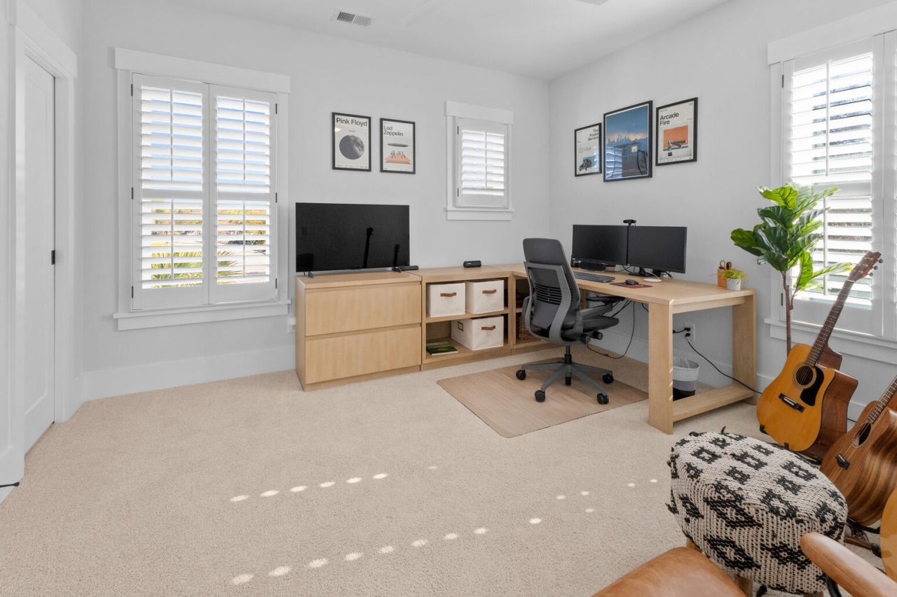 1074 Cinder Street Photo 28