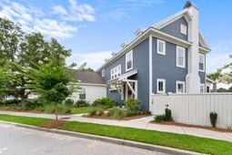 1074 Cinder Street photo 4