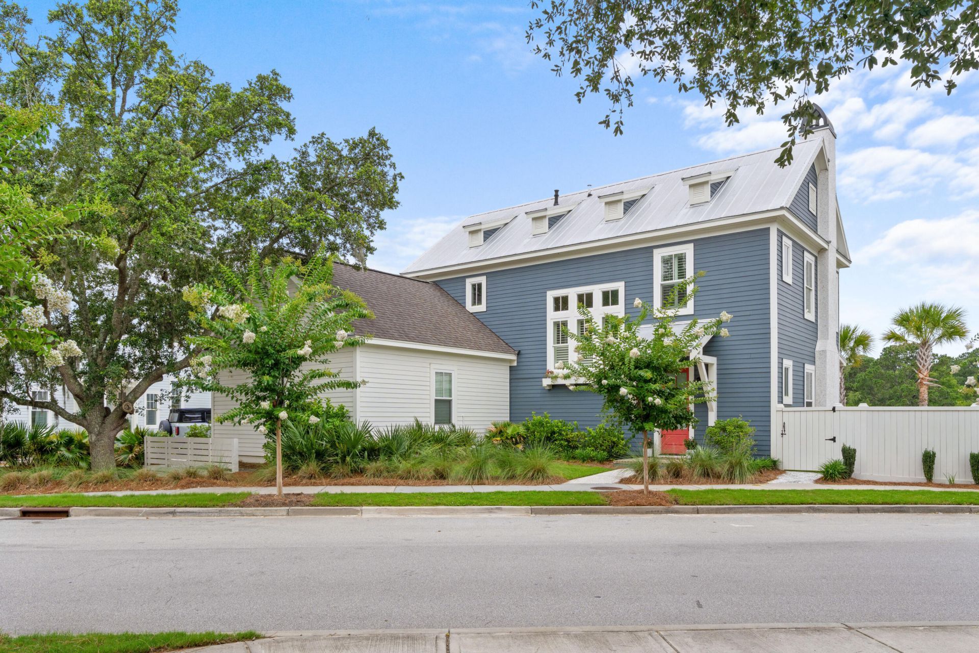 1074 Cinder Street Photo 5
