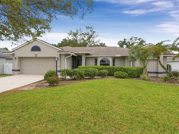 1828 SW 18th TER , CAPE CORAL, FL 33991