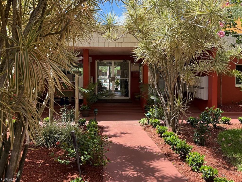 2366 E Mall Dr , Unit 414, Fort Myers, FL 33901 Photo