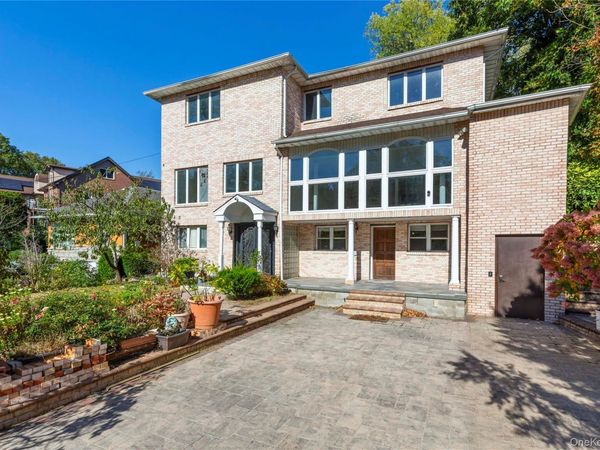 7157 Douglaston Parkway , Little Neck, NY 11362