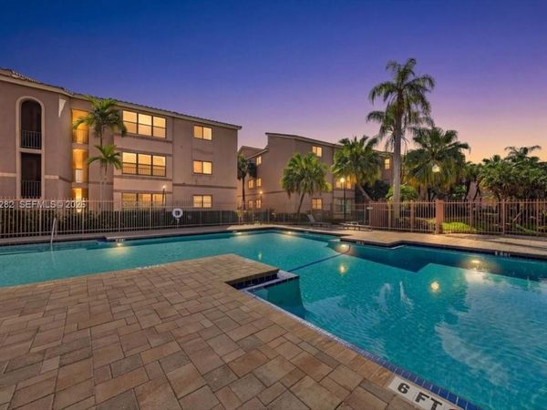 2796 S University Dr , Unit 2202, Davie, FL 33328