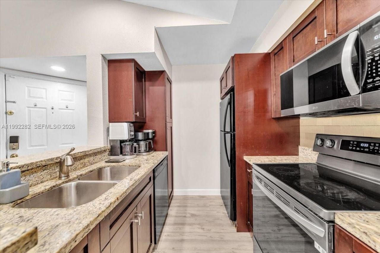 2796 S University Dr , Unit 2202, Davie, FL 33328 Photo