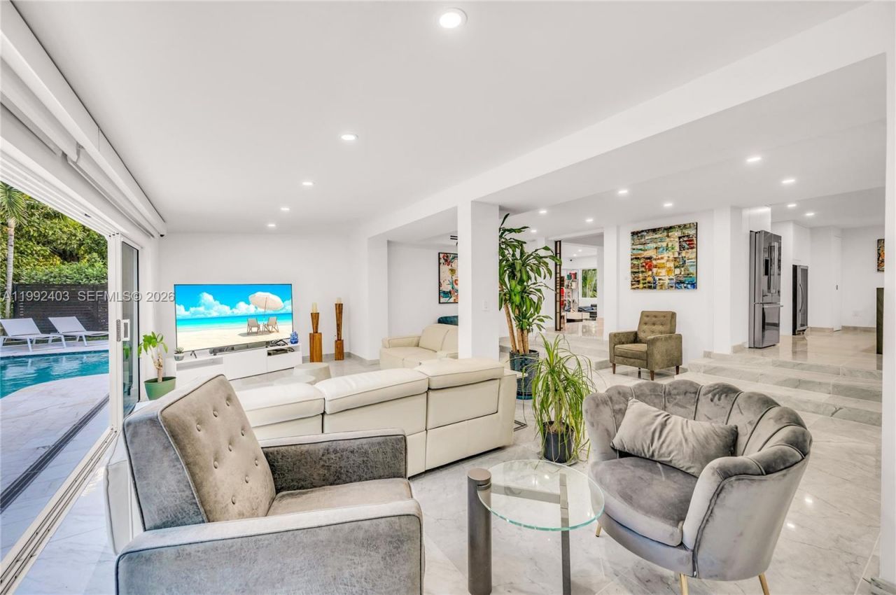 4321 Nautilus Dr , Miami Beach, FL 33140 Photo