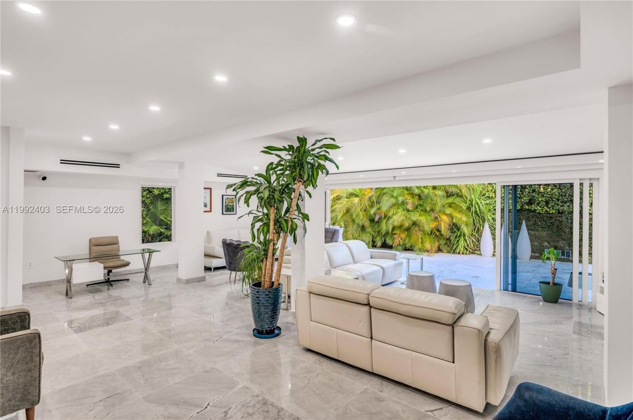 4321 Nautilus Dr , Miami Beach, FL 33140 Photo