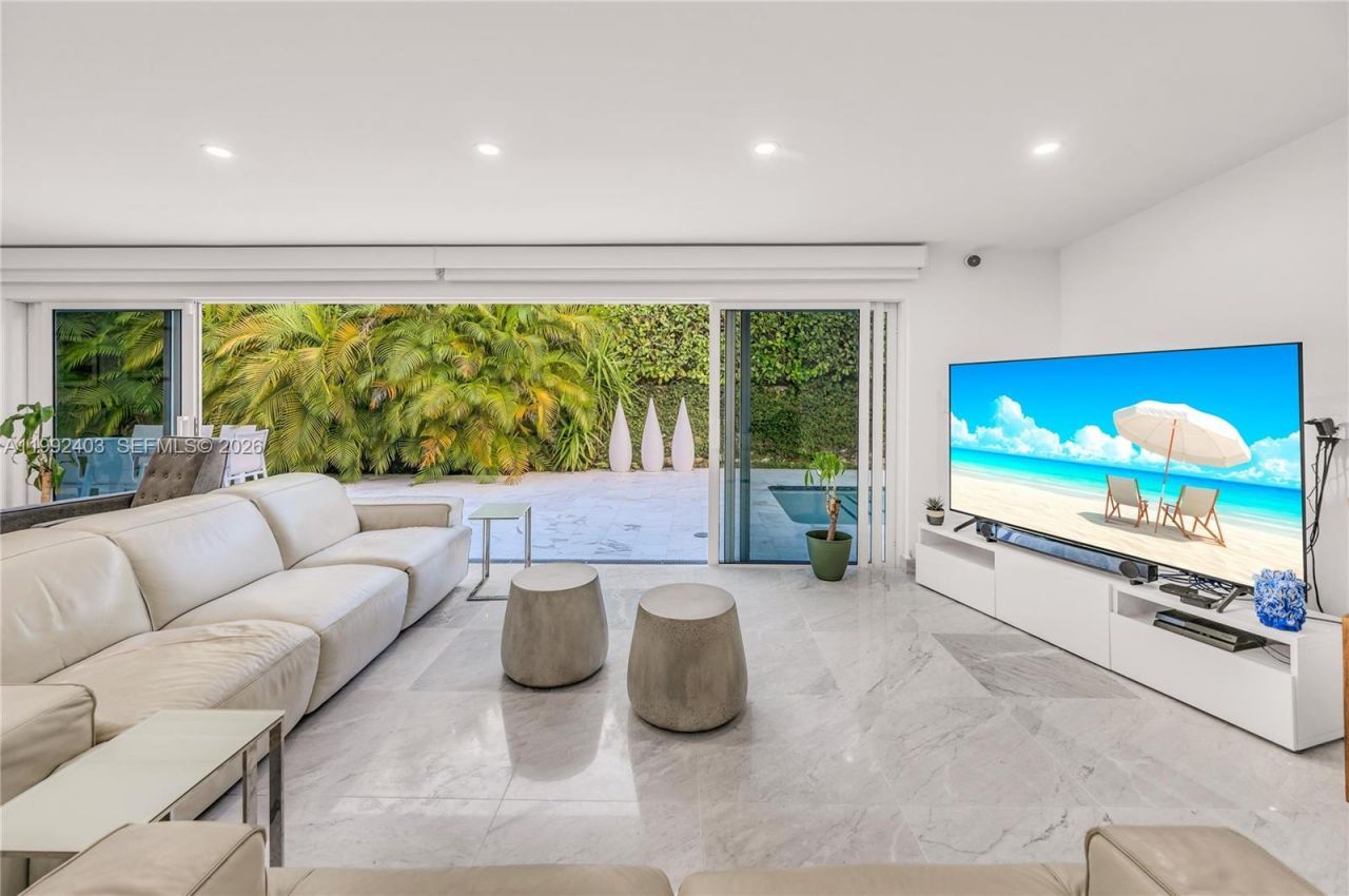 4321 Nautilus Dr , Miami Beach, FL 33140 Photo