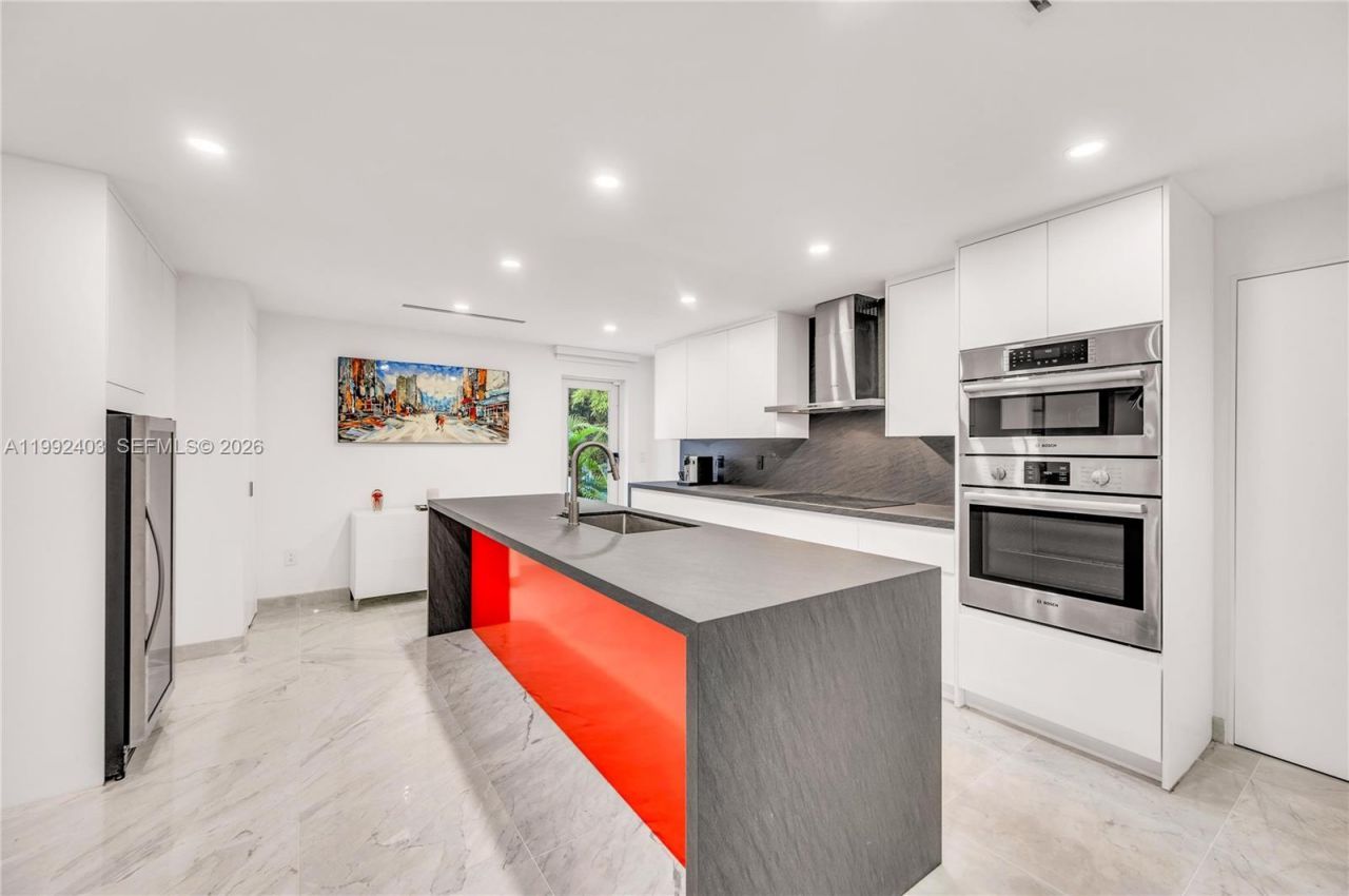 4321 Nautilus Dr , Miami Beach, FL 33140 Photo