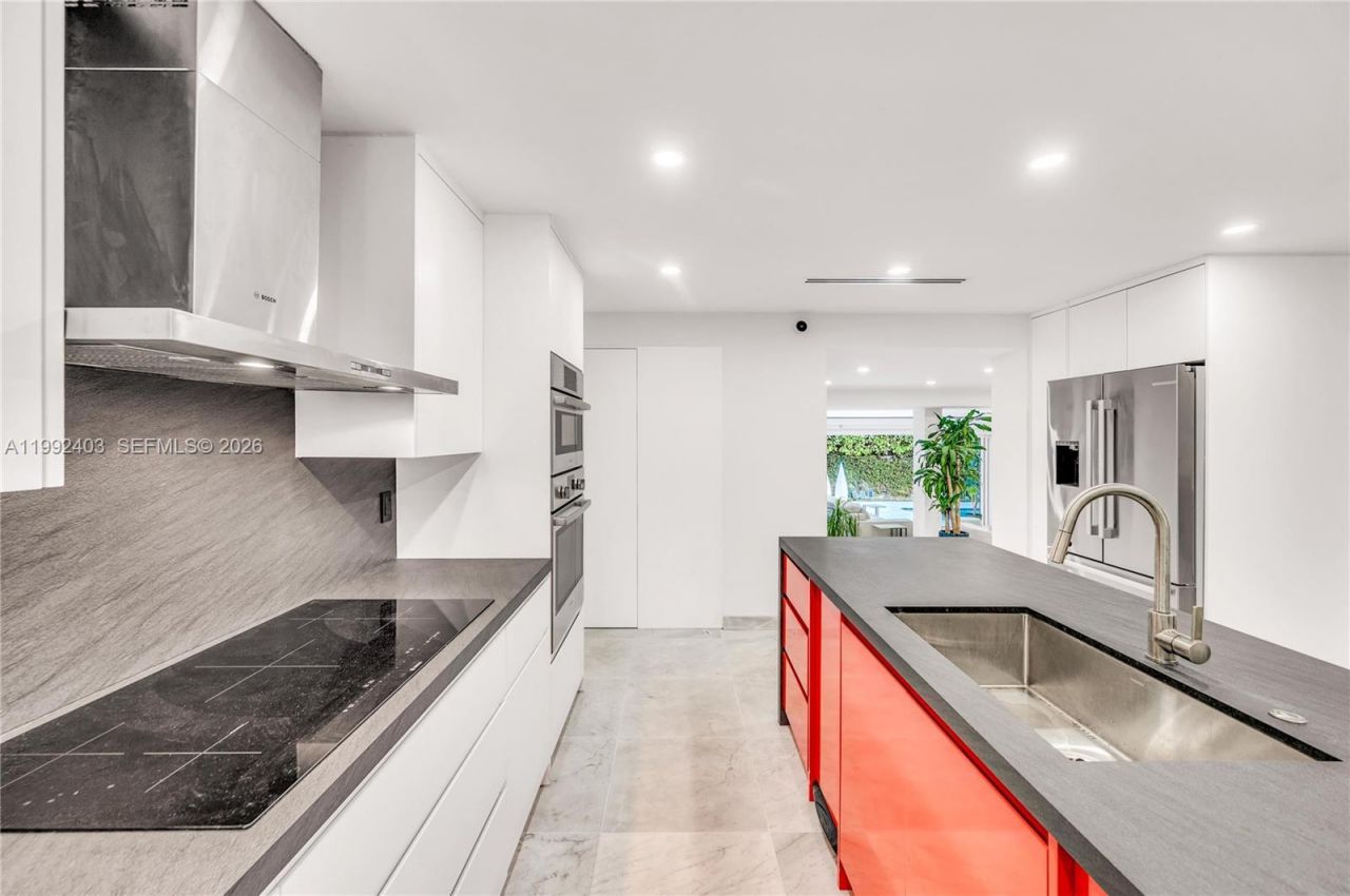 4321 Nautilus Dr , Miami Beach, FL 33140 Photo