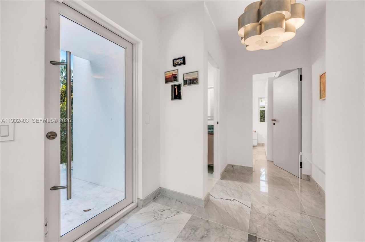 4321 Nautilus Dr , Miami Beach, FL 33140 Photo