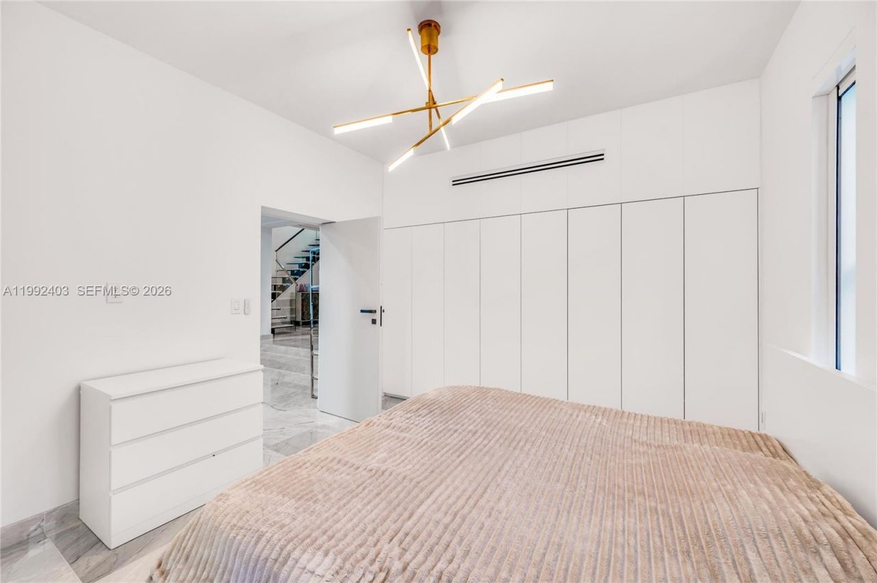 4321 Nautilus Dr , Miami Beach, FL 33140 Photo