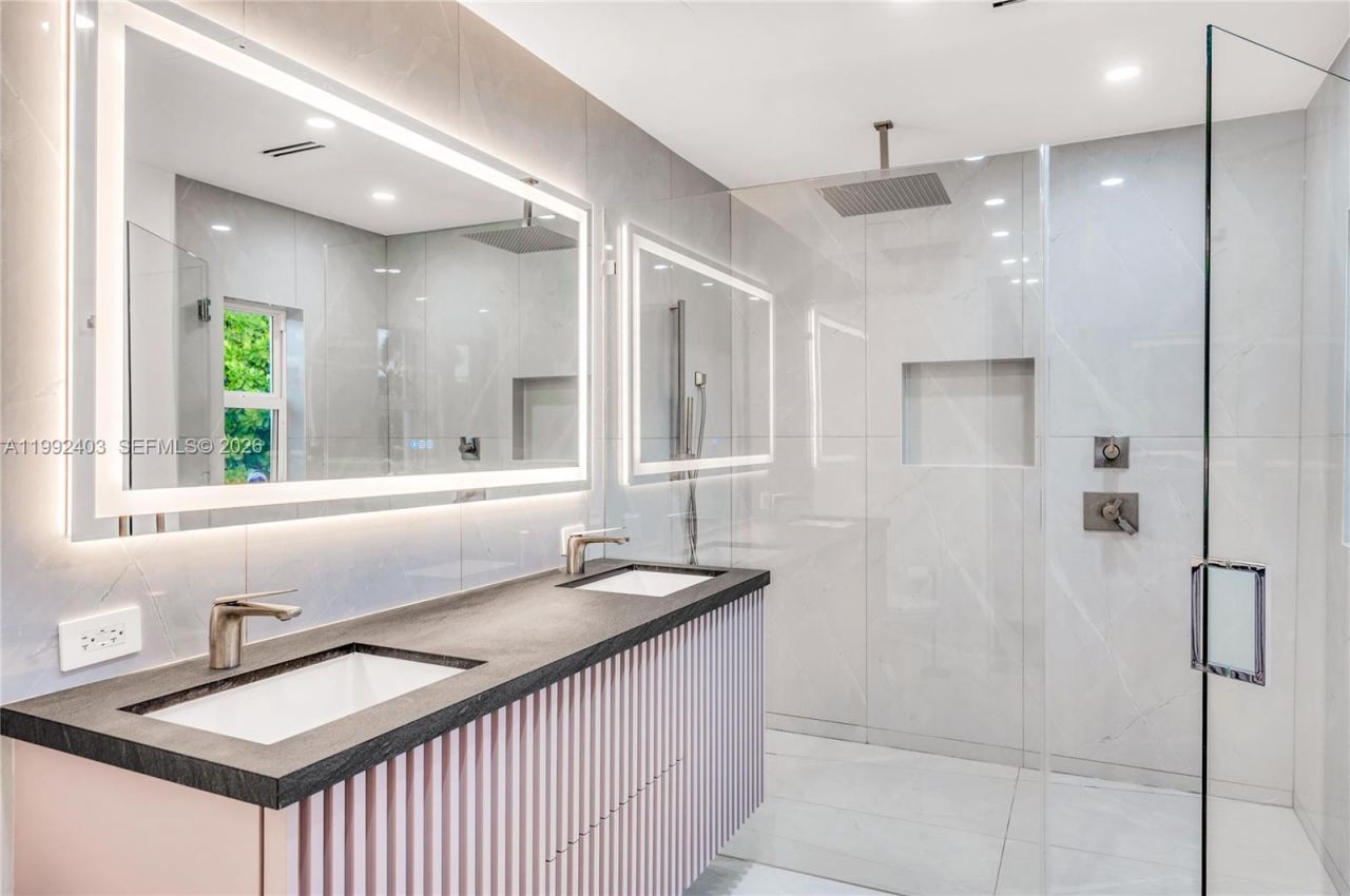 4321 Nautilus Dr , Miami Beach, FL 33140 Photo