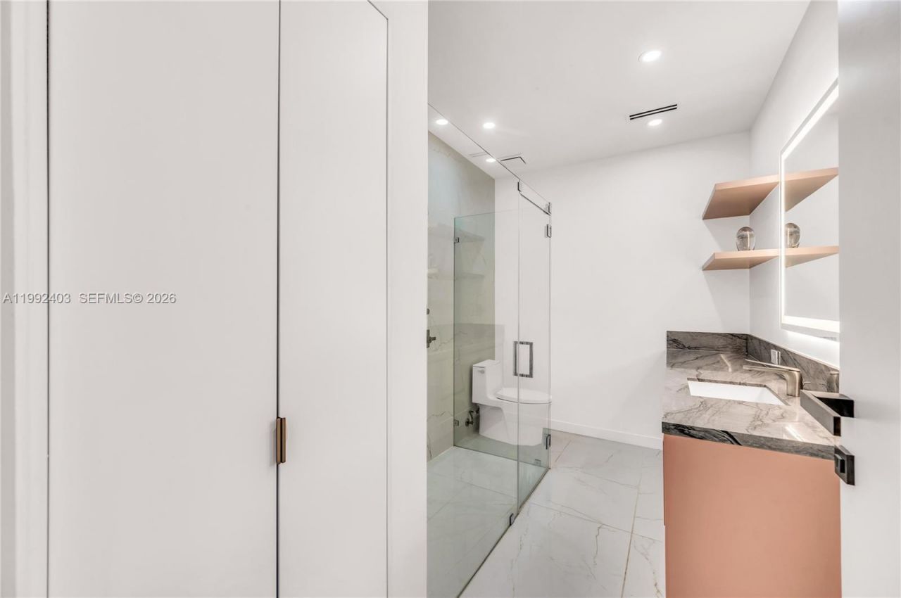 4321 Nautilus Dr , Miami Beach, FL 33140 Photo