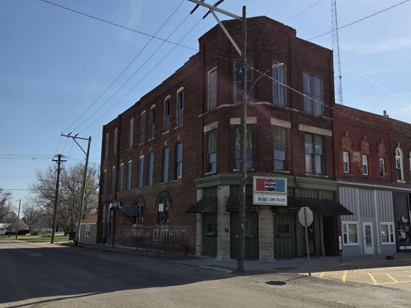 134 W MARKET Street, Colchester, IL 62326