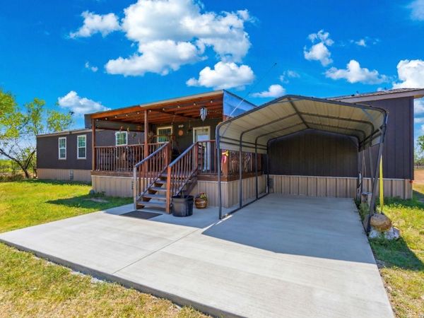 2145 FM 2504, Poteet, TX 78065