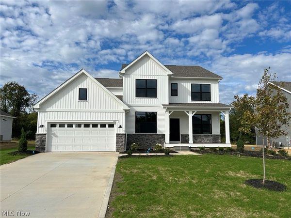 1445 Tullamore Trail, Wadsworth, OH 44281